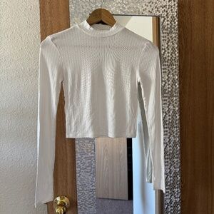 Women's Forever 21 cropped white long sleeve, Small